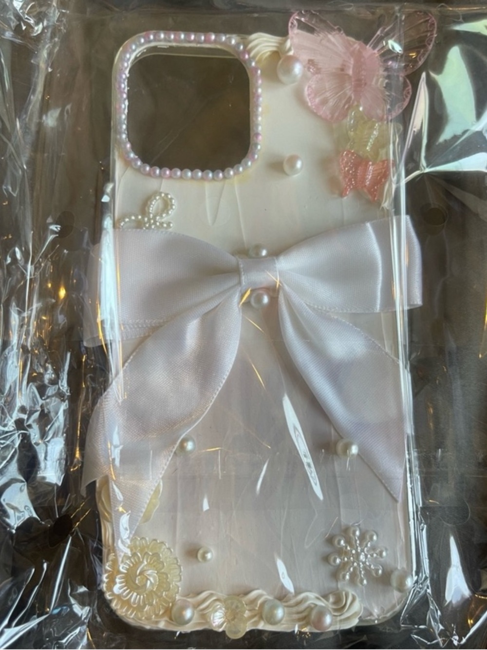 Large White Ribbon Bow Baroque Style Decorative iPhone Case